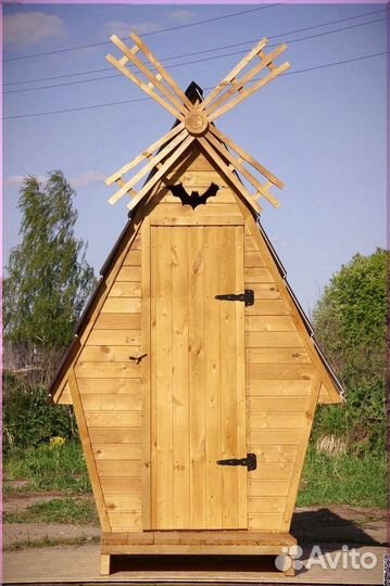 Дачный туалет с дельфином AUR