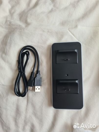 Зарядная станция для геймпадов от PS5 Dualsenses