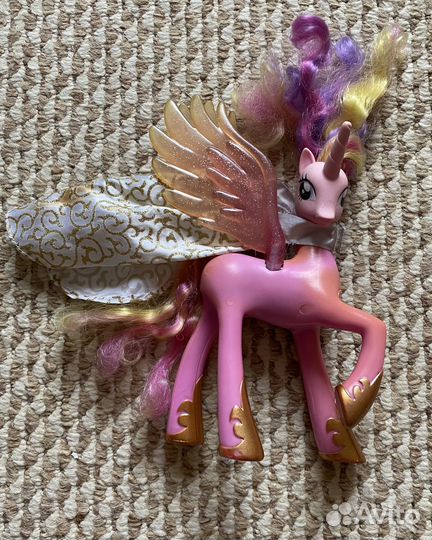 Единорог пони принцесса Каденс лошадка little pony
