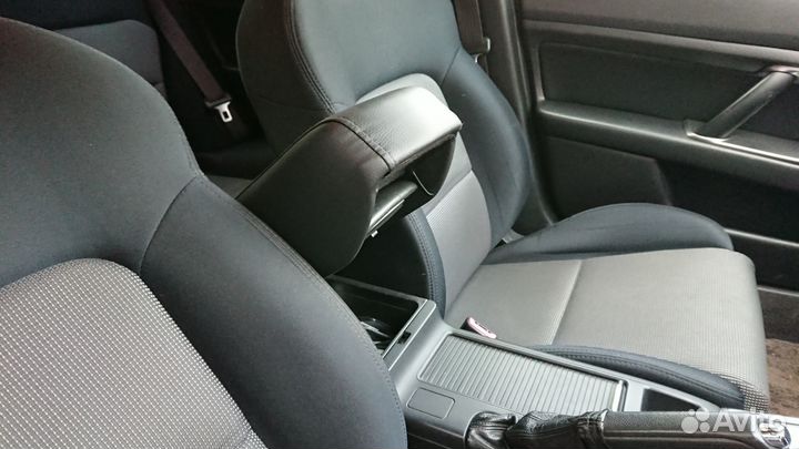 Подлокотник Subaru Legacy,Forester,Outback,Impreza