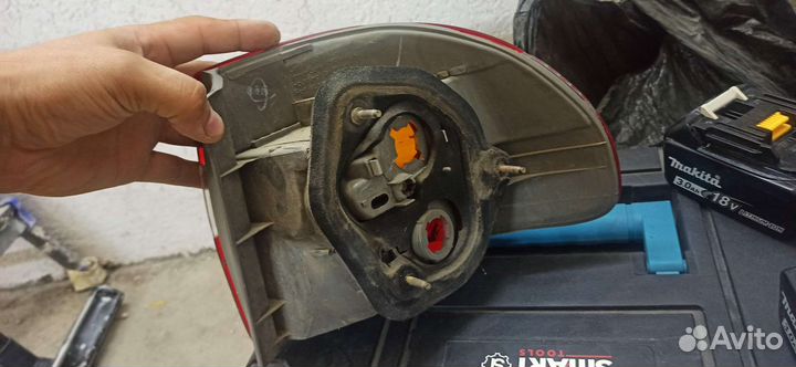 Фара задняя левая Toyota corolla EE111