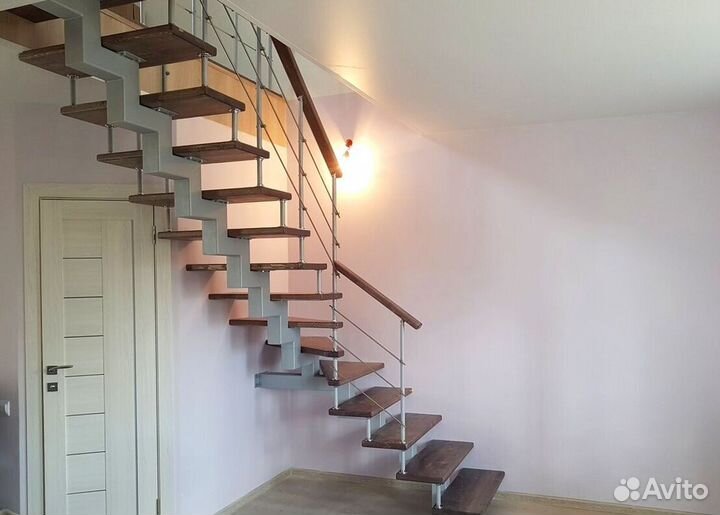 Каркас лестницы из металла