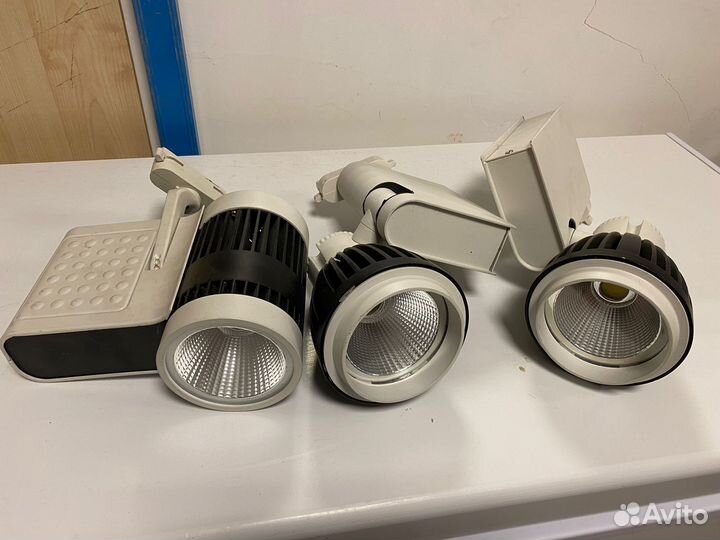 Прожектор aura COB-1003 WT+BK 35 W 3000K