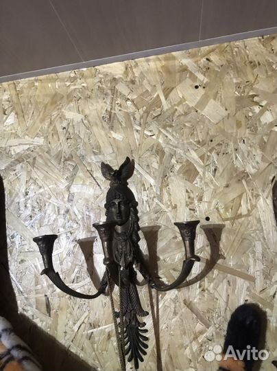 Интерьер: рог (большой), подсвечник бронза