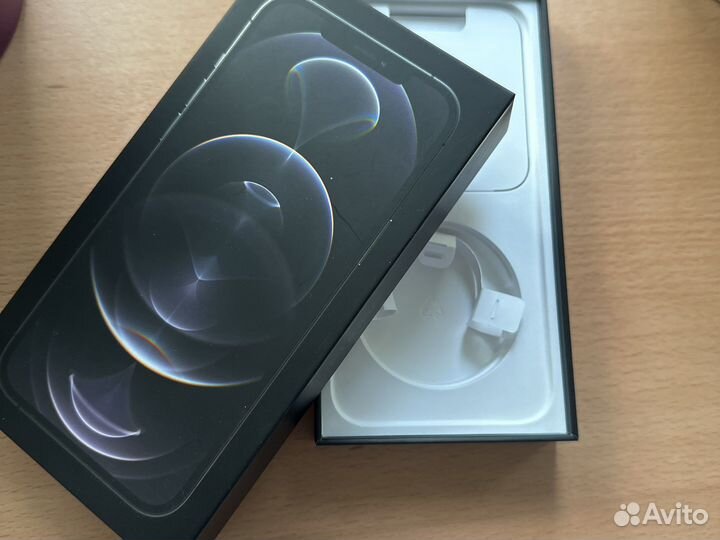 Коробка от iPhone 12 pro max