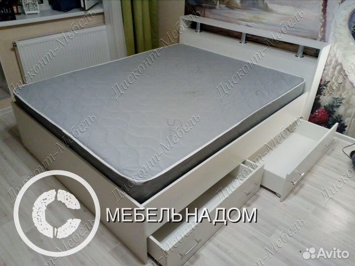 Кровать с матрасом