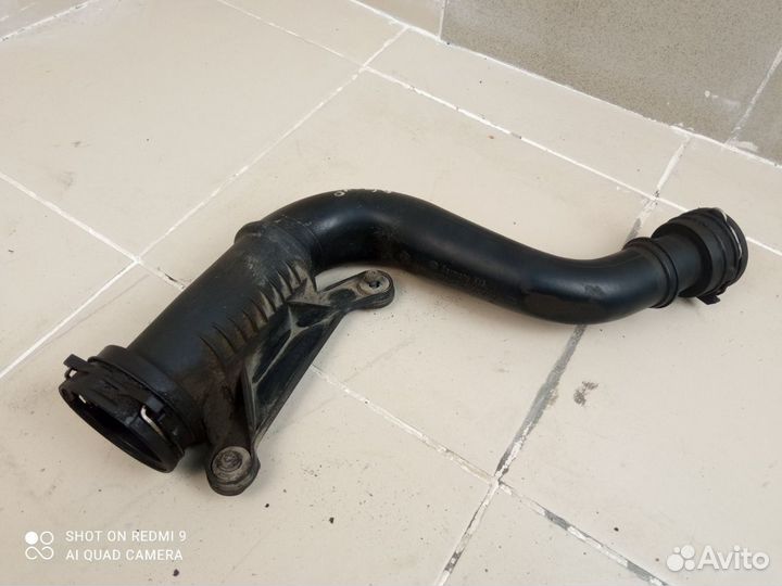 Патрубок интеркулера Passat B6 Двигатель BKP