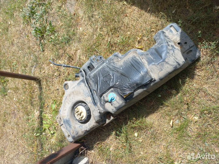 Топливный бак Renault symbol