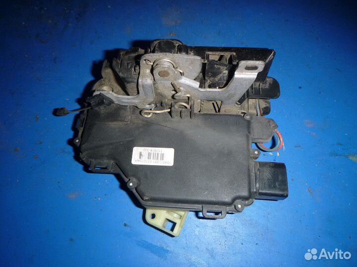 Замок двери передней левой skoda octavia 1997-2000