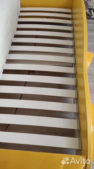 Детская кровать машинка