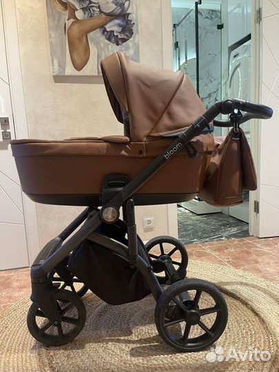 Коляска Rоаn Blооm в комплектaции 3 в 1