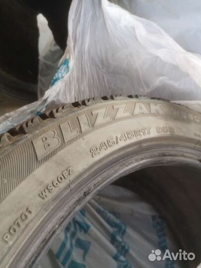 Bridgestone Blizzak WS-60 245/45 R17 95R