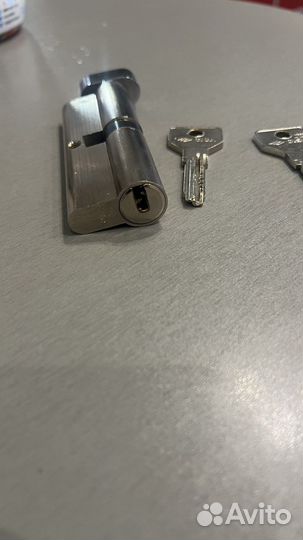 Личинка замка cisa италия