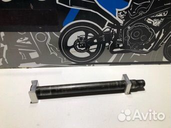 Ось заднего колеса Yamaha YZF 1000 R Thunderace