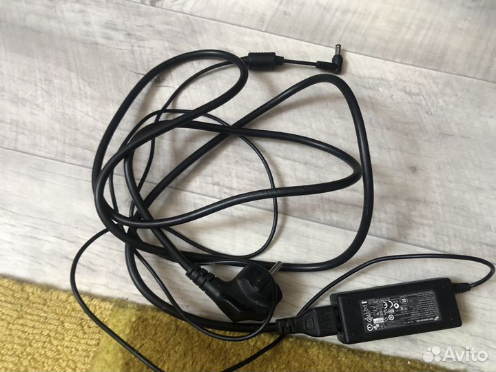 Поовод, блок питание для ноутбука и монитора