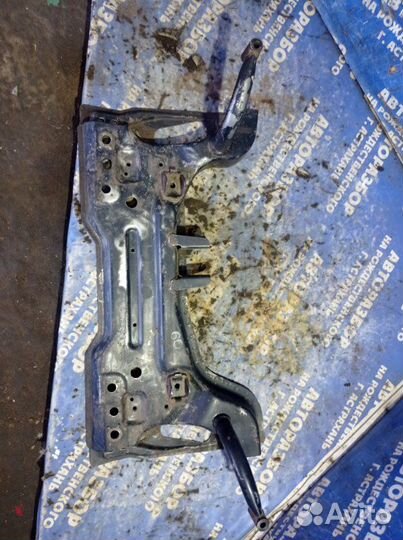 Передний подрамник Mazda Demio 2 хэтчбек ZJ-VE