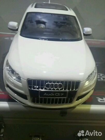 Автомобиль ауди