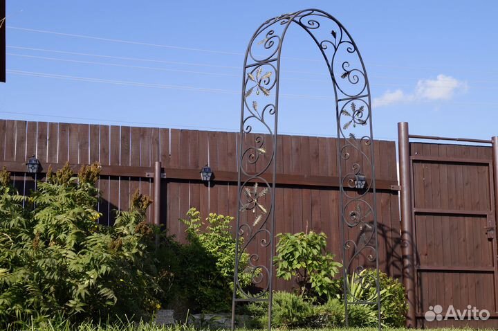 Арка садовая кованная с листьями дуба