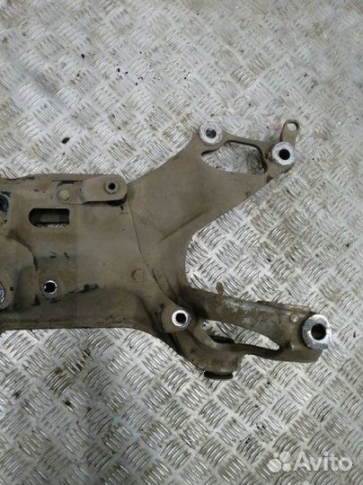 Подрамник передний Honda Civic 5D FN1 1.8 R18A2