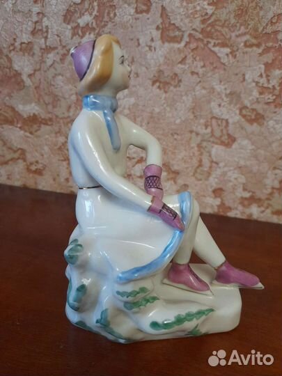 Фарфоровая статуэтка Фигуристка