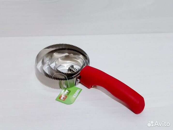 Скребница/щетка для ухода за лошадьми и крс