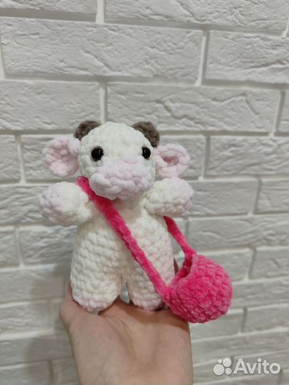 Вязанная игрушка из плюшевой пряжи