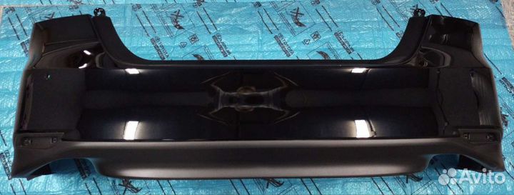Бампер задний Камри 70 с накладкой 18-21