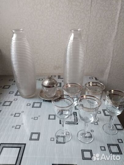 Ваза стеклянная, рюмки