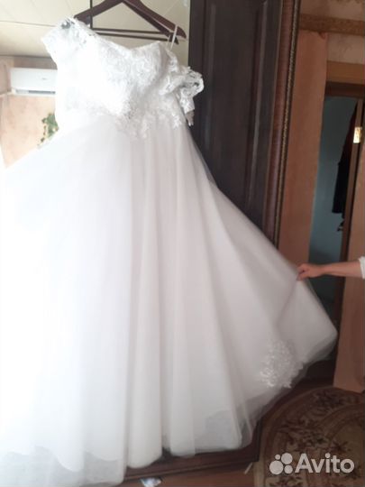 Продается свадебное платье,размер 44-46 новое