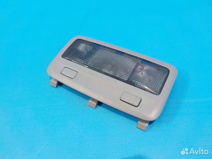 Плафон освещения салона задний toyota Avensis (T25