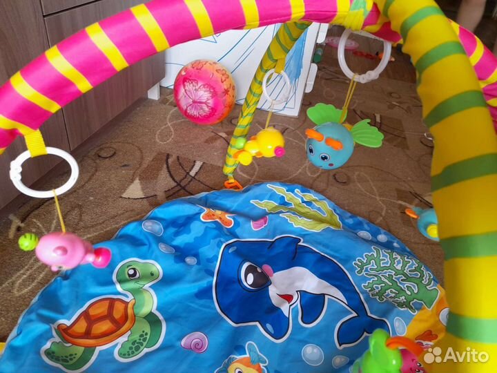 Развивающий коврик для малыша