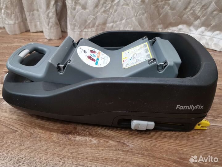 Автолюлька maxi cosi CabrioFix с базой isofix