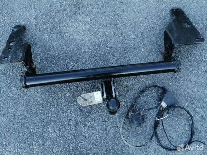 Фаркоп тойота королла