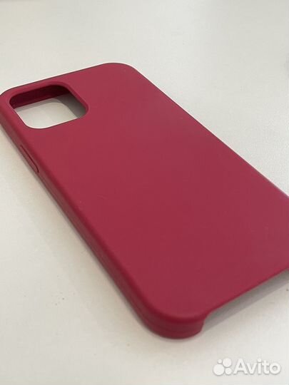 Чехол на iPhone 12