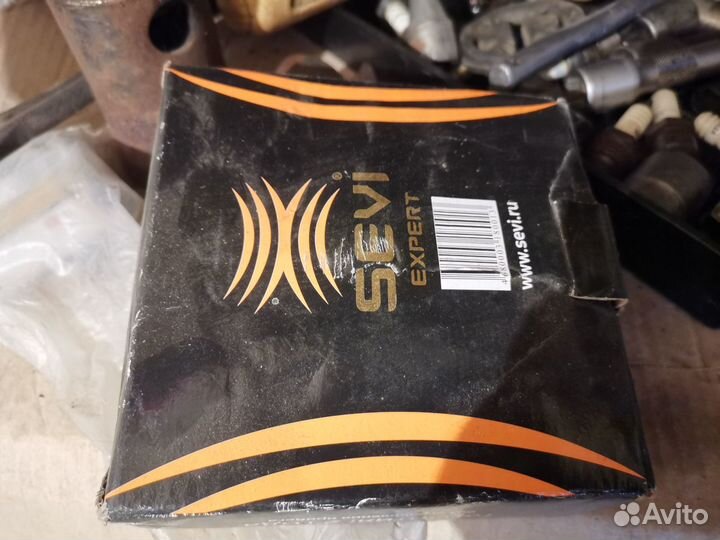 Новые: KYB premium амортизаторы (4 шт.), опорные s