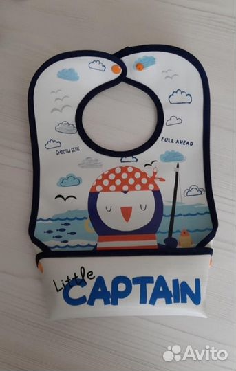 Слюнявчик, нагрудник для кормления