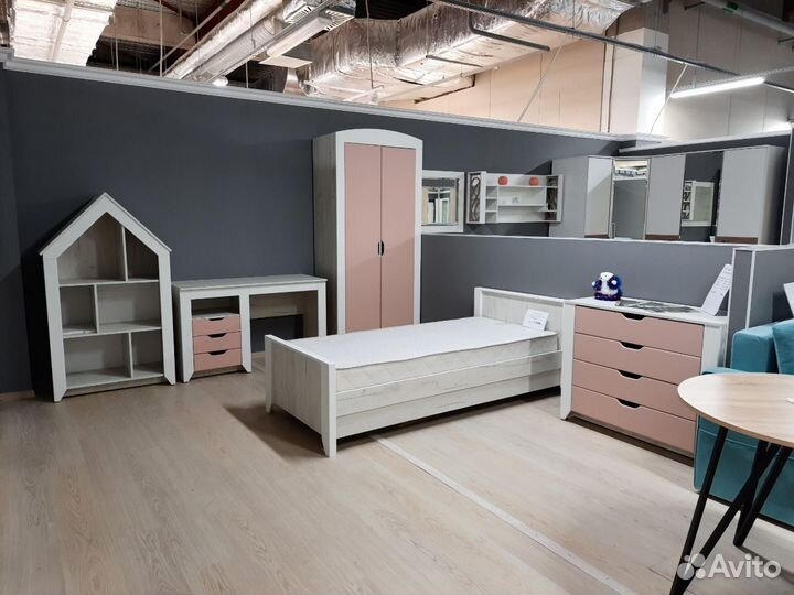 Кухонный гарнитур (кухни, мебель) в наличии