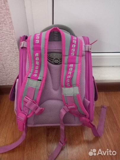 Школьный рюкзак across