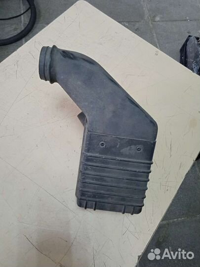 Корпус воздушного фильтра Pontiac Grand AM (L40)