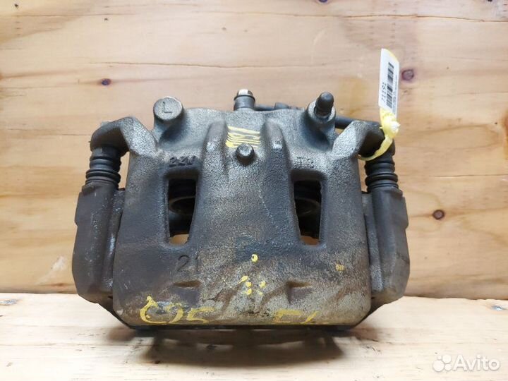 Суппорт передний левый Nissan Serena C25 MR20DE