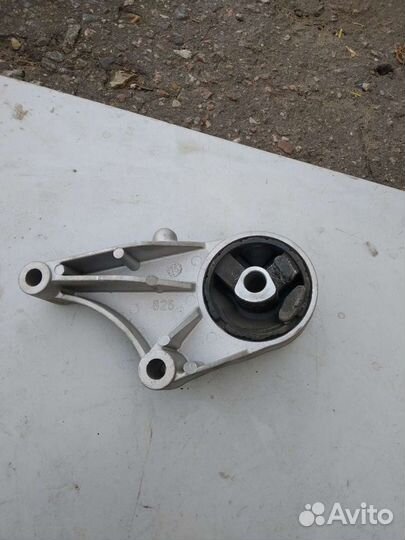 Подушка двигателя opel astra h zafira