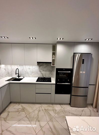 Современный кухонные гарнитуры под Ключ