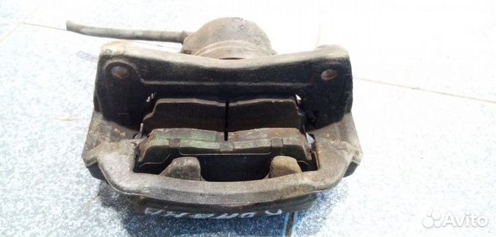 Суппорт передний левый Toyota Corona 10 (T190)