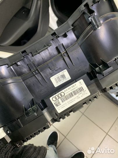 Панель приборов q3 8u 0 920 930 f