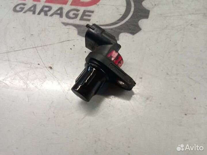 Датчик положения распредвала Mercedes-Benz E-Class