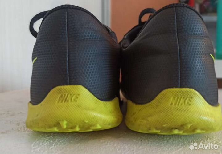 Футзалки Nike