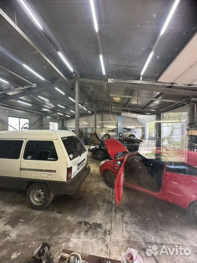 Ученик автомеханика. Автомеханик