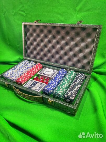 Покер. Покерный набор 300 фишек