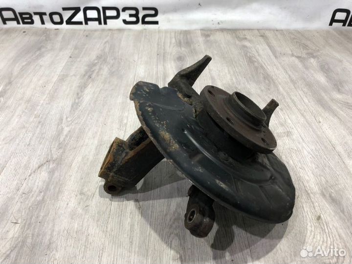 Кулак поворотный передний правый Volkswagen Polo 5