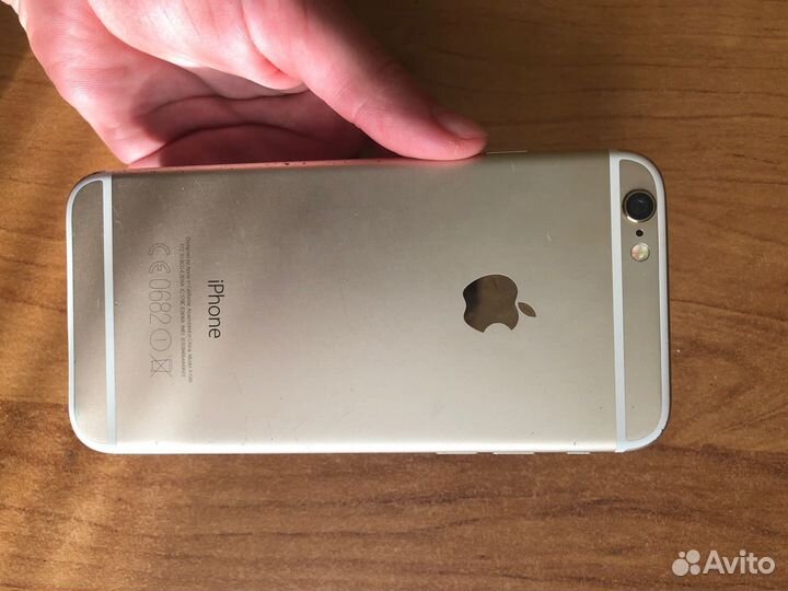 Телефон iPhone 6